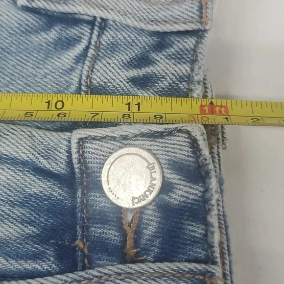 BLANK NYC Light Wash High Rise Ribcage Jean Shorts Size 26 NWT Cut Off - Picture 13 of 14